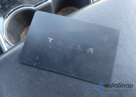 2018 Tesla Model 3 Long Range/Performance z USA, uszkodzony, nr VIN 5YJ3E1EB6JF132620